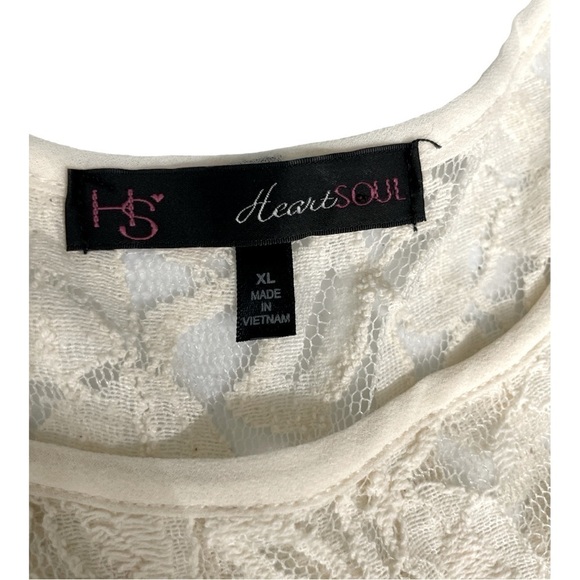 Heart Soul Cream Lace high and low Blouse Sheer Sz XL. Flare back armless. - Picture 9 of 12